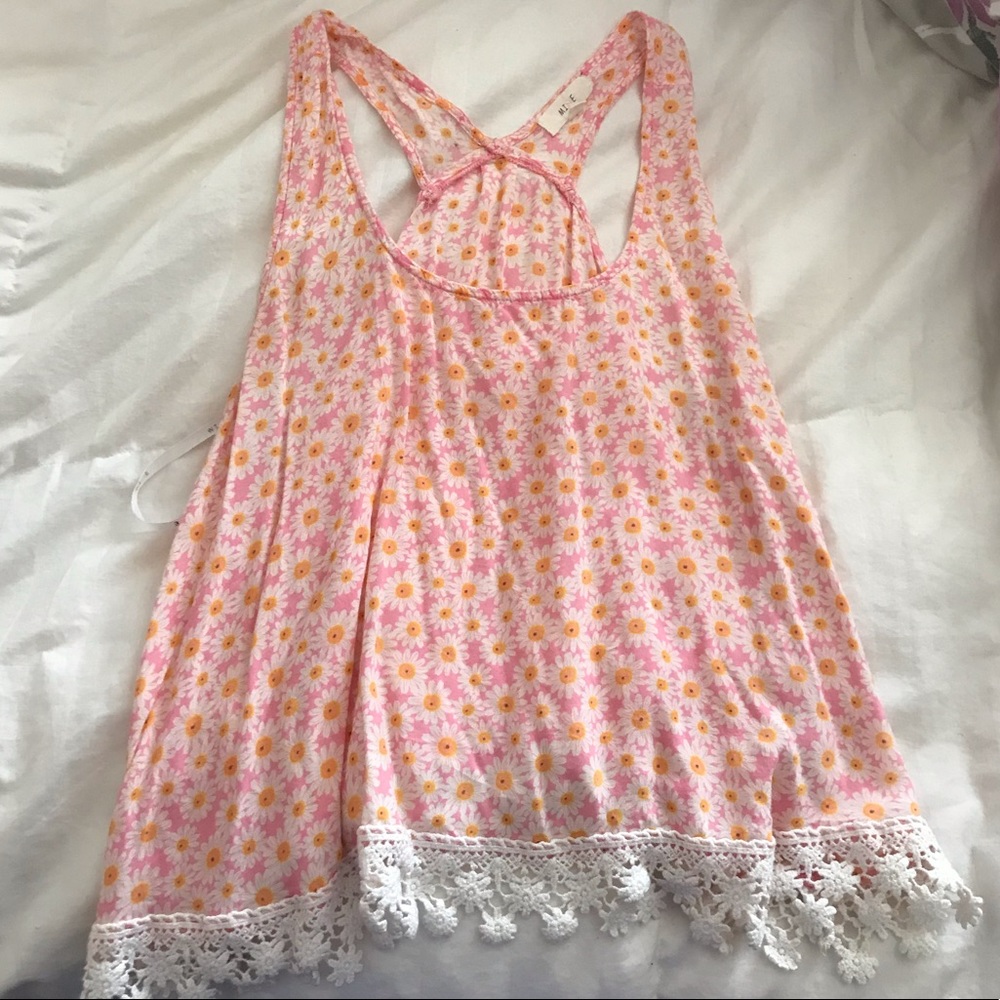 Pink daisy floral top crochet sz M